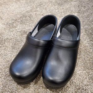 Dansko clogs shoes